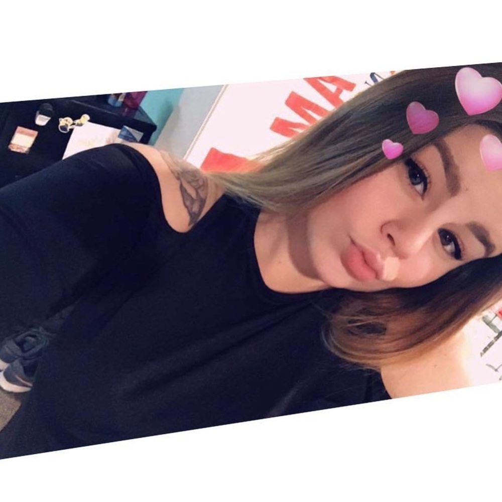 Meet your Posher, Danielle